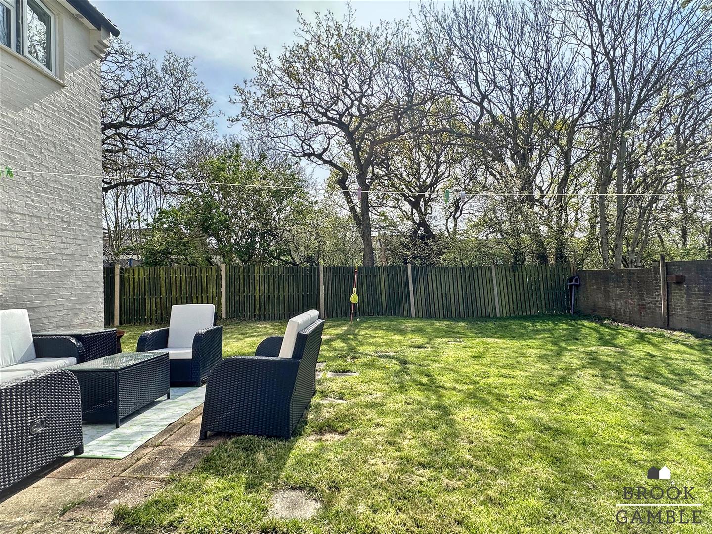 3 Bedroom House. Oulton Close in Eastbourne,  15